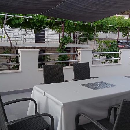 Apartment Biskupovic Dugi Rat Kültér fotó