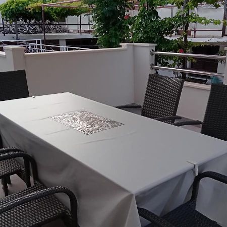 Apartment Biskupovic Dugi Rat Kültér fotó