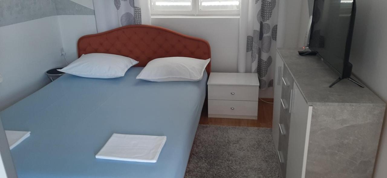 Apartment Biskupovic Dugi Rat Kültér fotó