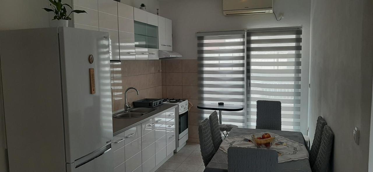 Apartment Biskupovic Dugi Rat Kültér fotó