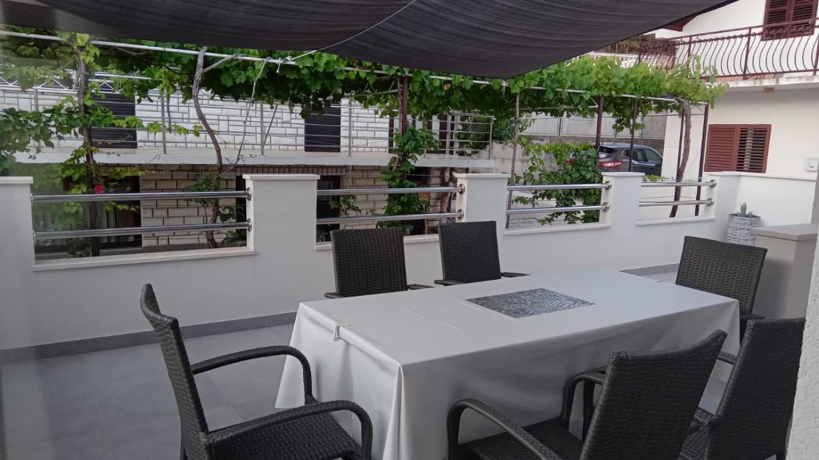 Apartment Biskupovic Dugi Rat Kültér fotó